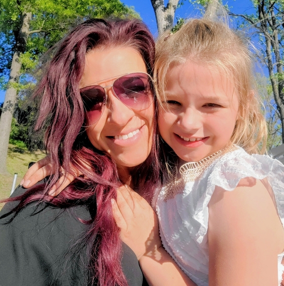 Meet your Posher, Lindsey - Picture 2 of 6